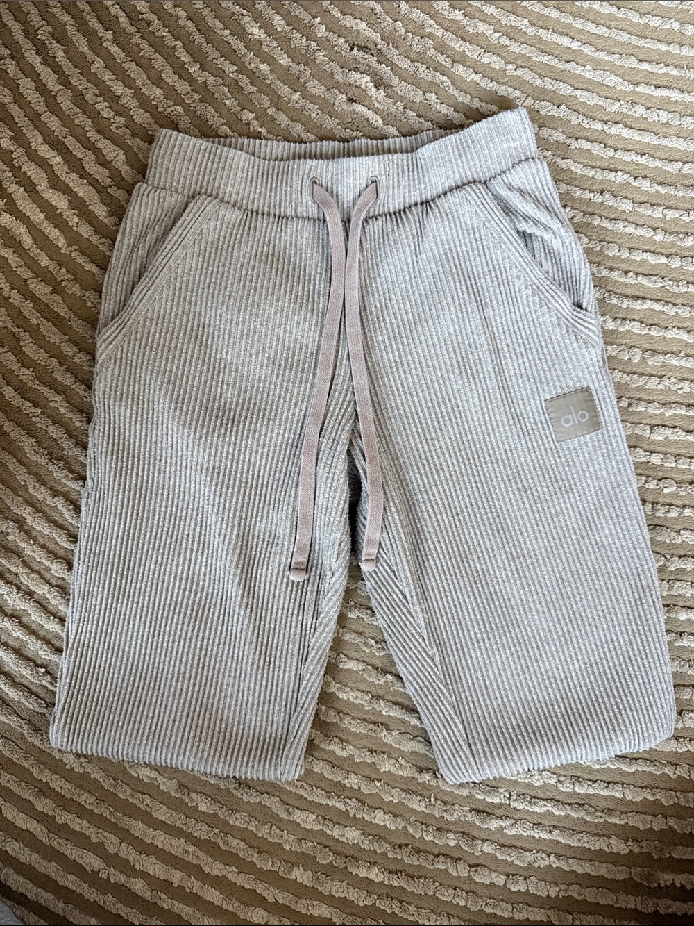 ALO Yoga Muse Sweatpants